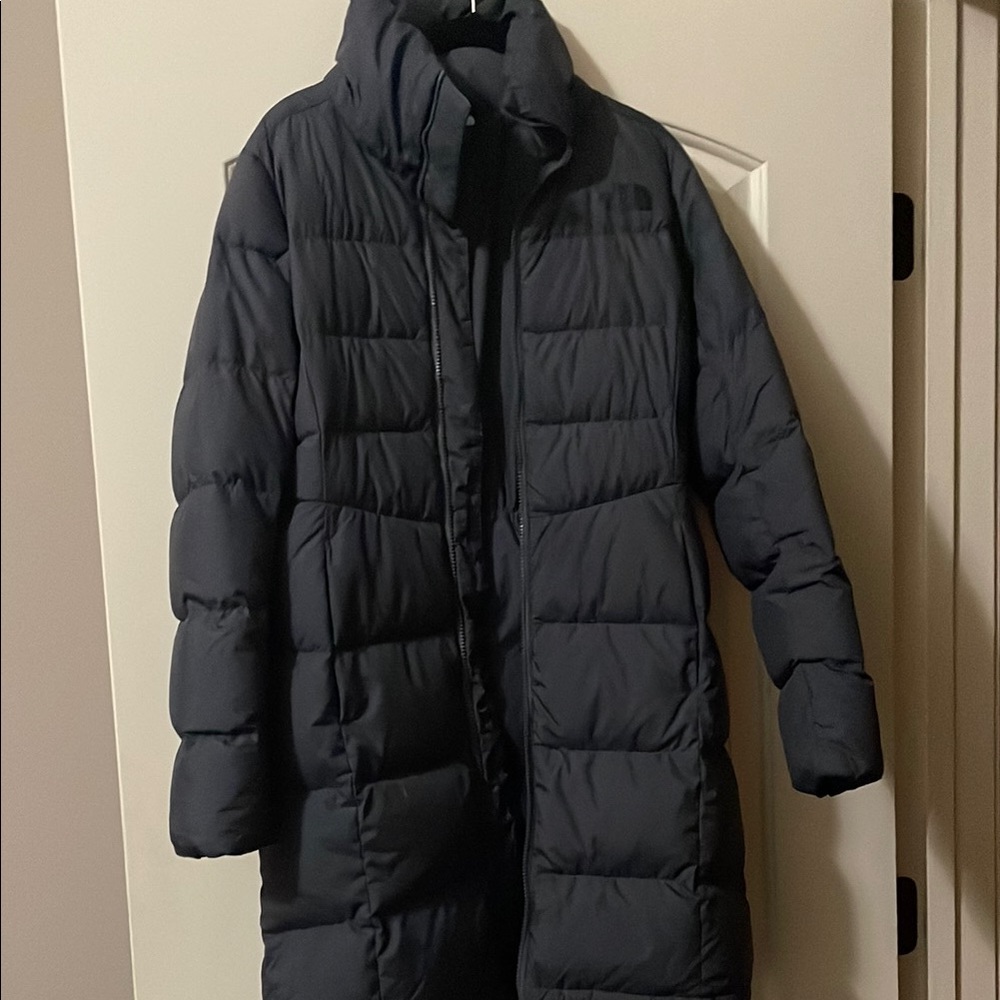The North Face Charcoal Puffer Jacket. Size Small. Worn once. No attached hood.